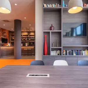 7-days-premium-berlin-schoenefeld.find-berlin-hotels.com/