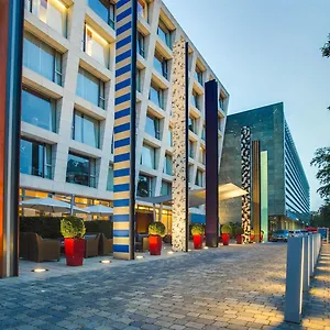 https://radisson-blu-media-harbour-hotel-dusseldorf.dusseldorf-hotel.net